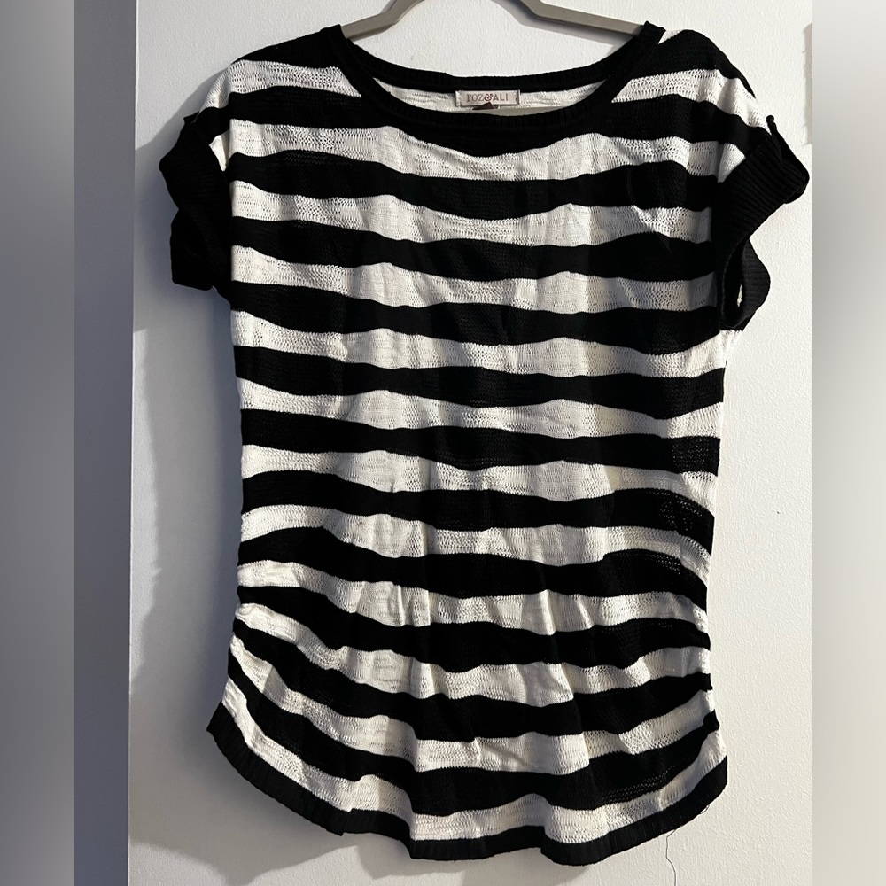 Black and white striped knit, Roz and Ali short sleeve sweater.